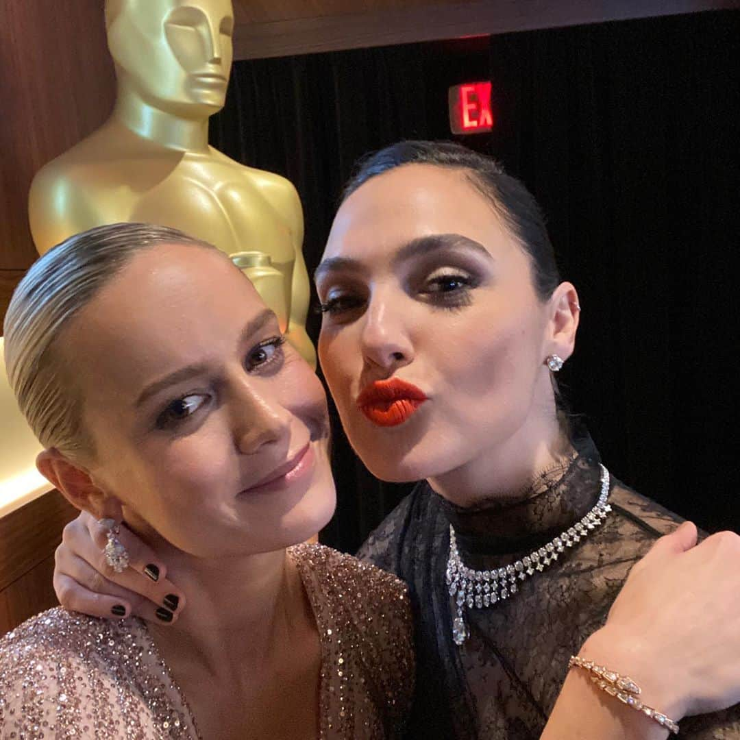 ガル・ガドットさんのインスタグラム写真 - (ガル・ガドットInstagram)「Make love ,Not war ❤️ @brielarson #oscars2020」2月28日 4時24分 - gal_gadot