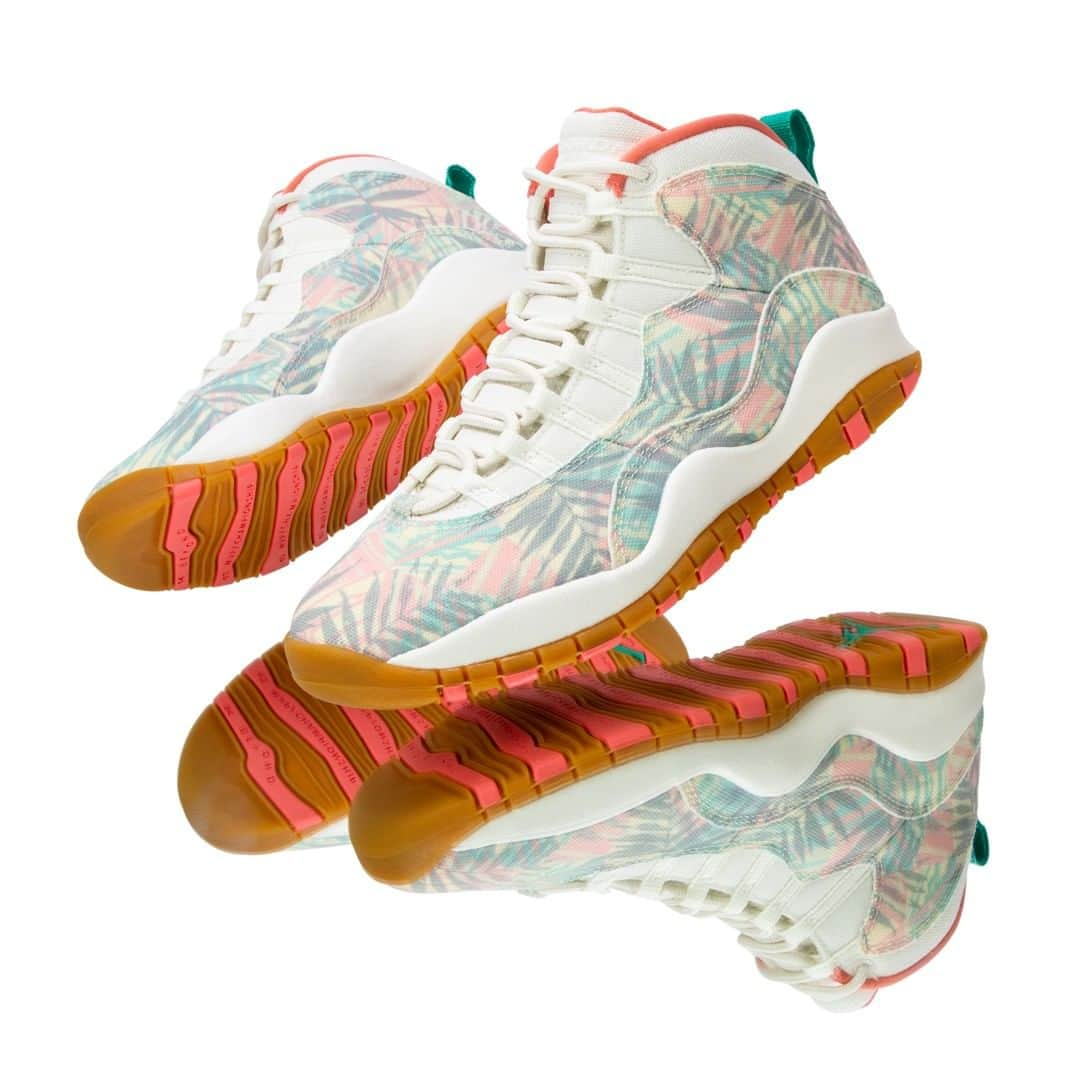 Flight Clubさんのインスタグラム写真 - (Flight ClubInstagram)「In celebration of the 54th Super Bowl, Jordan Brand put forth a special edition  AJ10 poised with palm tree graphics and tropical tones as a nod to Miami for hosting the championship game.」2月28日 6時00分 - flightclub