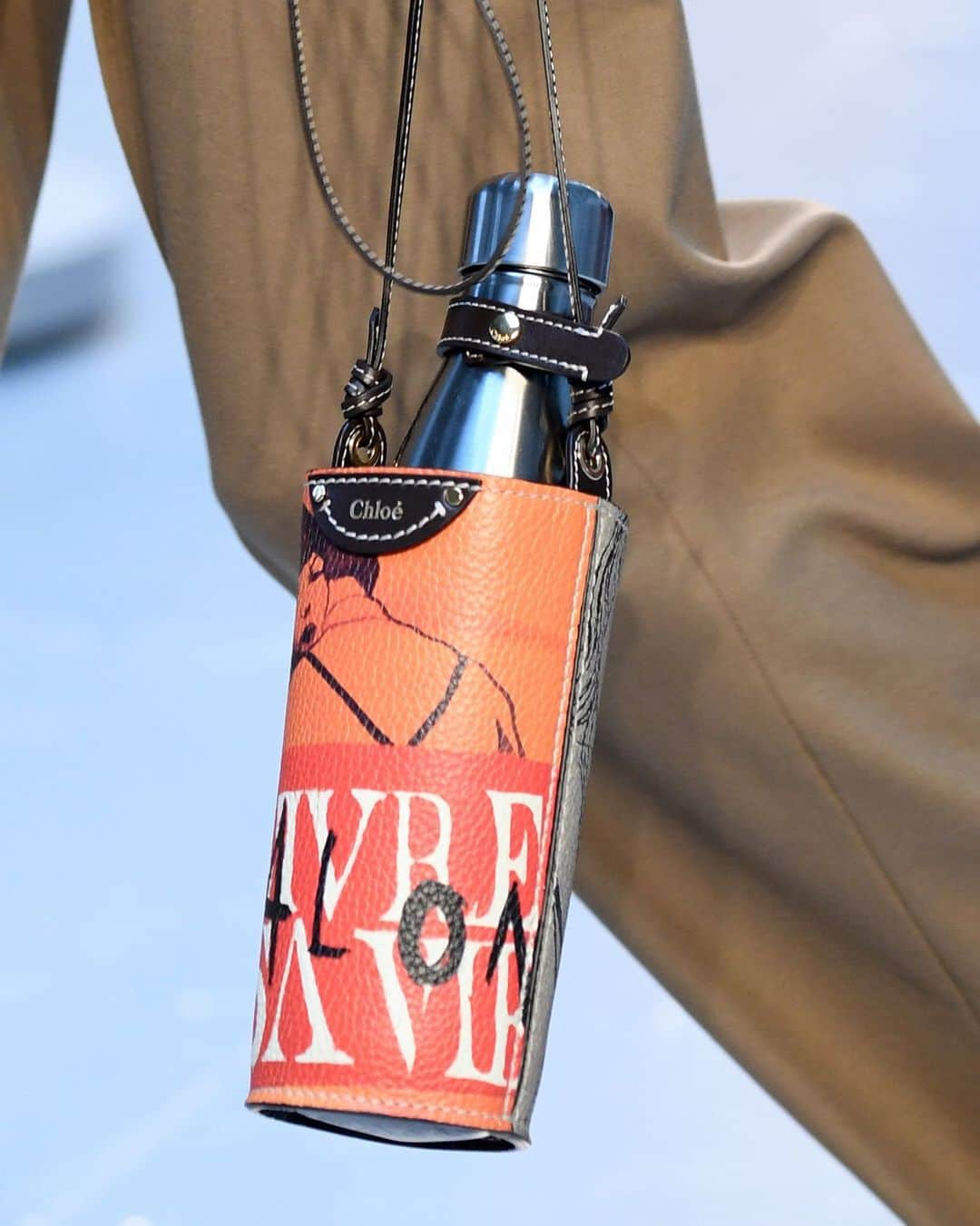 Fashion Weekのインスタグラム：「If you're seeing this, drink some water. Details view of @chloe's #PFW runway show. Photo by @gettyimages.」