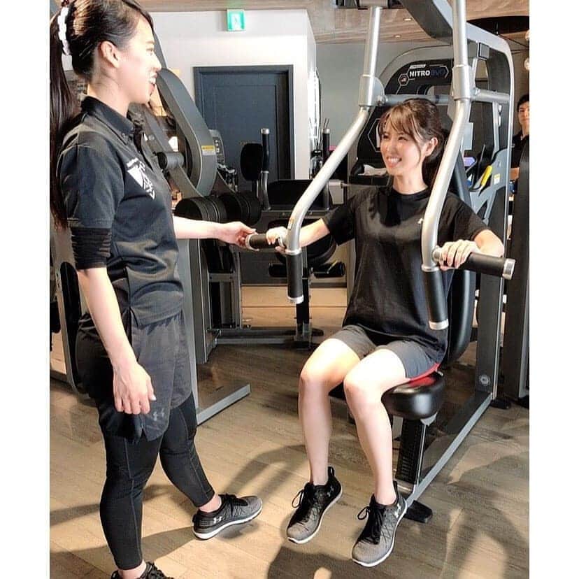 垰智子さんのインスタグラム写真 - (垰智子Instagram)「おはようございます☺ 最近、トレーニング熱がアツい私🏋️ . 渋谷のパーソナルトレーニングジム  サンカク（@shibuyasankak_official ）で トレーニングして来たよ✨ . パーソナルだからしっかりと身体の状態をみながらしてもらえるのが良くって、腹筋があまりにない！というか全然ない💦事に先生も驚きつつもとっても優しくレッスンしてくれて😭 . もう、とにかくここ何年も運動はおろか、ストレッチさえもしてなかったから、少しずつ筋肉つけて、身体も柔らかくしてとにかく腹筋が1回でもできるようにガンバロウ😂😂 . 駅近だしプロテインも飲めるし、 アメニティーもちゃんとしてて、コテなんてヘアビューザーが置いてある完璧さ💕 . 一人じゃすぐ挫折するからパーソナルはやっぱいいな☺ @shibuyasankak_official オススメ♡ . . #シブヤサンカク #サンカク #パーソナルトレーニング #treaning #shibuya #渋谷 #lesson #筋トレ #筋トレ女子」2月28日 7時48分 - taotao_tomo