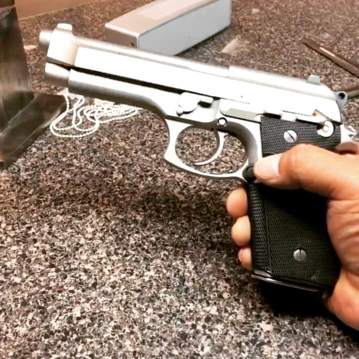 コディ サンダーソンのインスタグラム：「Silver bullets for the next full moon #silver #9mm  actually these are for @3paradis cords for their new hoodies.  They just happen to fit my magizine cartridge.」
