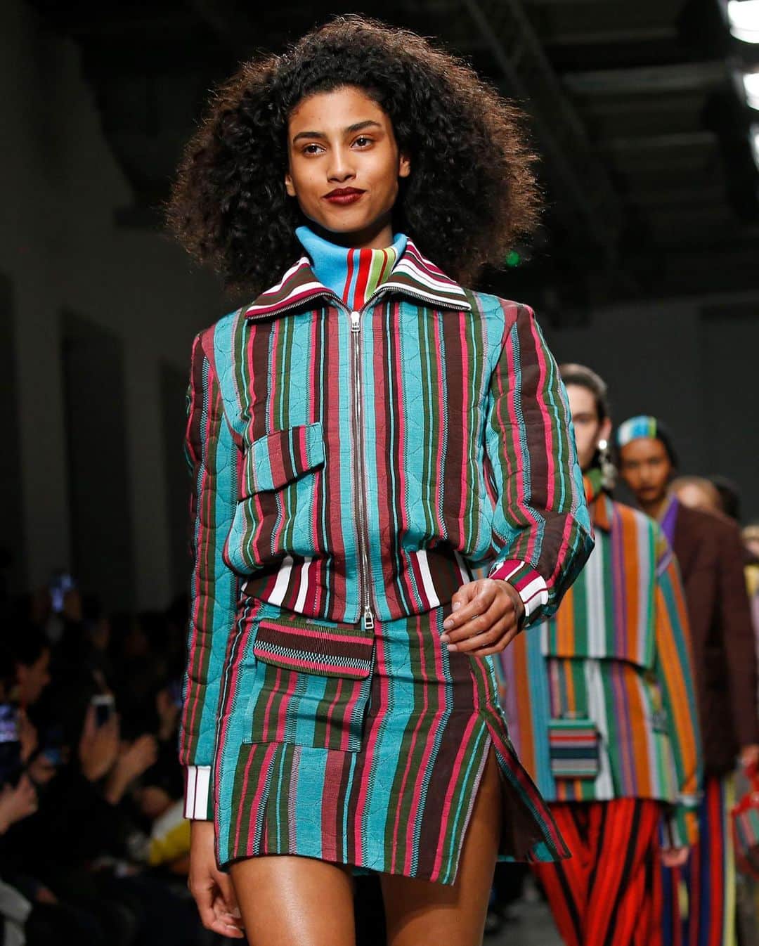 Fashion Weekさんのインスタグラム写真 - (Fashion WeekInstagram)「Rainbow abound at @kennethize's runway debut at #PFW with models @naomi, @imaanhammam, @adwoaaboah, @lindseywixson and more leading the way. Photos by @gettyimages」2月28日 8時03分 - fashionweek
