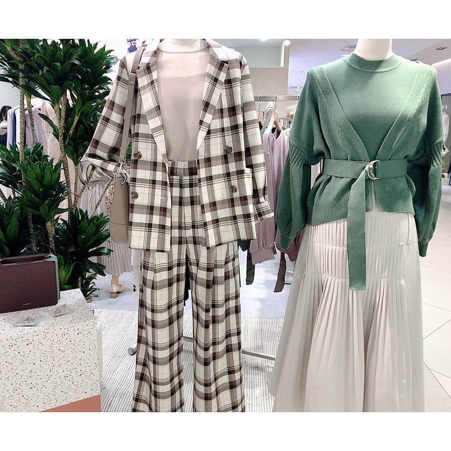 垰智子さんのインスタグラム写真 - (垰智子Instagram)「2月27日から新宿ルミネ2の2階でLADY MADE POP UP が開催中♡ . @ladymade_official ナチュラルでアクセントのある大人のカジュアルコーデでとっても可愛かったよ♫ . 春色カラーのお洋服は見てるだけでもワクワクしてきちゃう🌼 . ちょっと大人なパープルのシャツを着るのが楽しみっ😊 . . #ladymade #ladymade_official  #fashion #fashionable #大人カジュアル #casual」2月28日 20時37分 - taotao_tomo