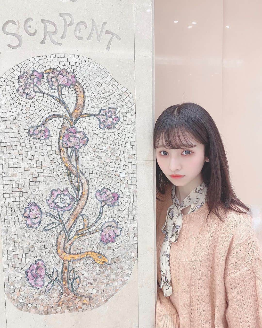 栗原紗英のインスタグラム：「🐍」