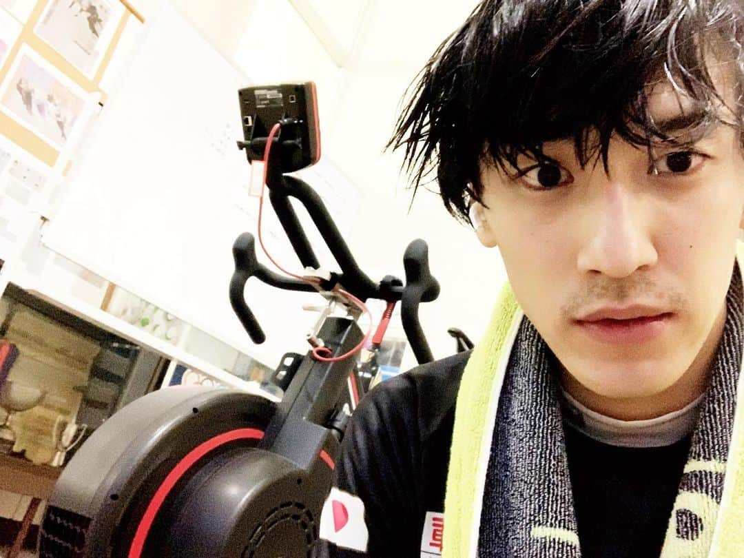 渡邊啓太さんのインスタグラム写真 - (渡邊啓太Instagram)「＊ After bike training 🚴 ・ HCが来るまで1時間以上のBIKE漕いだことなかったなー。 思い返すと色んな変化があったと思います🙆‍♂️ 世界選手権滑りたいけど、状況が状況だから、どうなることやら( °_° ) ・ ・ #ショートトラック #アスリート #スポーツ選手 #野辺山 #トレーニング #ワットバイク #shorttrack #training #wattbike  #athelete #atheletelife  #手洗いうがい #みんなで気をつけよう」2月28日 19時20分 - kwatanabe18