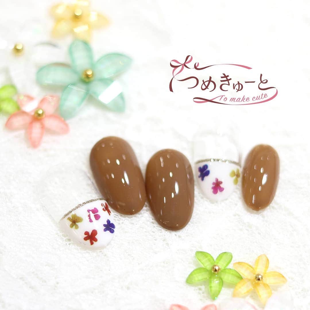 のインスタグラム：「❀✿春ネイル✿❀Spring nails 2020  春デザイン｜Mar. 1～May.31 No.237 税抜価格 3,000円（税込価格3,300円）  ご予約はこちらへ→www.tomakecute.com  #つめきゅーと #春ネイル  #ネイル #ねいる #ネイルアート #ネイルサロン #津田沼 #稲毛 #新浦安 #成田 #川口前川 #Springnails #nailart #nail salon #speedy #gel nails #美甲 #光療指甲 #小花ネイル」