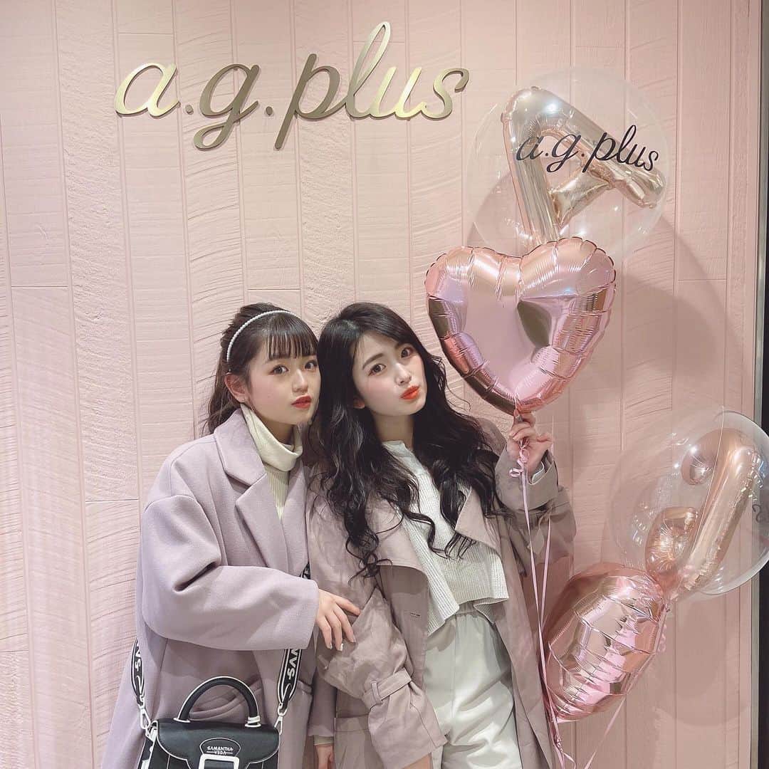 青木菜花のインスタグラム：「.﻿ .﻿ 私がモデルをさせて頂いている @a.g.plus_official_ さんの﻿レセプションパーティにお邪魔してきました🐰🎀﻿ ﻿ 横浜JOINUS4階に本日からオープンです〜！﻿ ﻿ 可愛い洋服たっくさんで店内も凄く可愛かったのでみんなも行ってみてね😝🤍🤍﻿ ﻿ 私のタイプのお洋服で本当におすすめだから是非一度足を運んでみてほしいな〜〜😳💞﻿ .﻿ .﻿ ﻿#a.g.plus #エージープラス #横浜 #横浜ジョイナス #洋服 #プチプラ #ガーリーファッション #春服 #instalike #instagood #l4l」