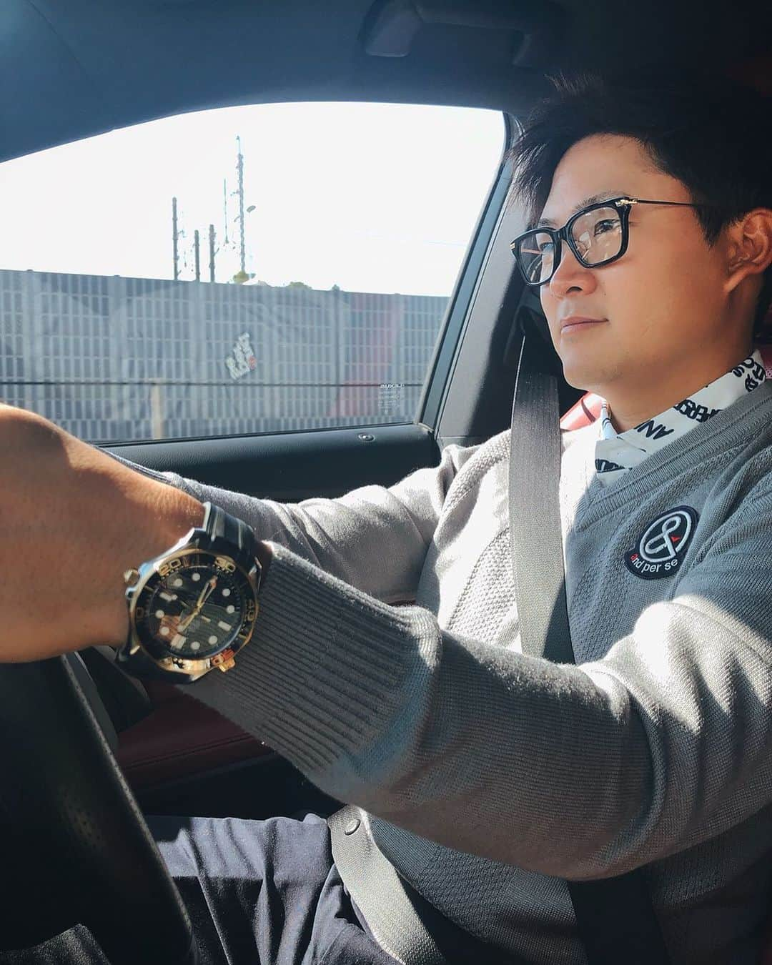 今平周吾さんのインスタグラム写真 - (今平周吾Instagram)「撮影のため車で移動中。 Driving now! @OMEGA #OMEGAmychoice」2月28日 19時33分 - shugo_imahira05