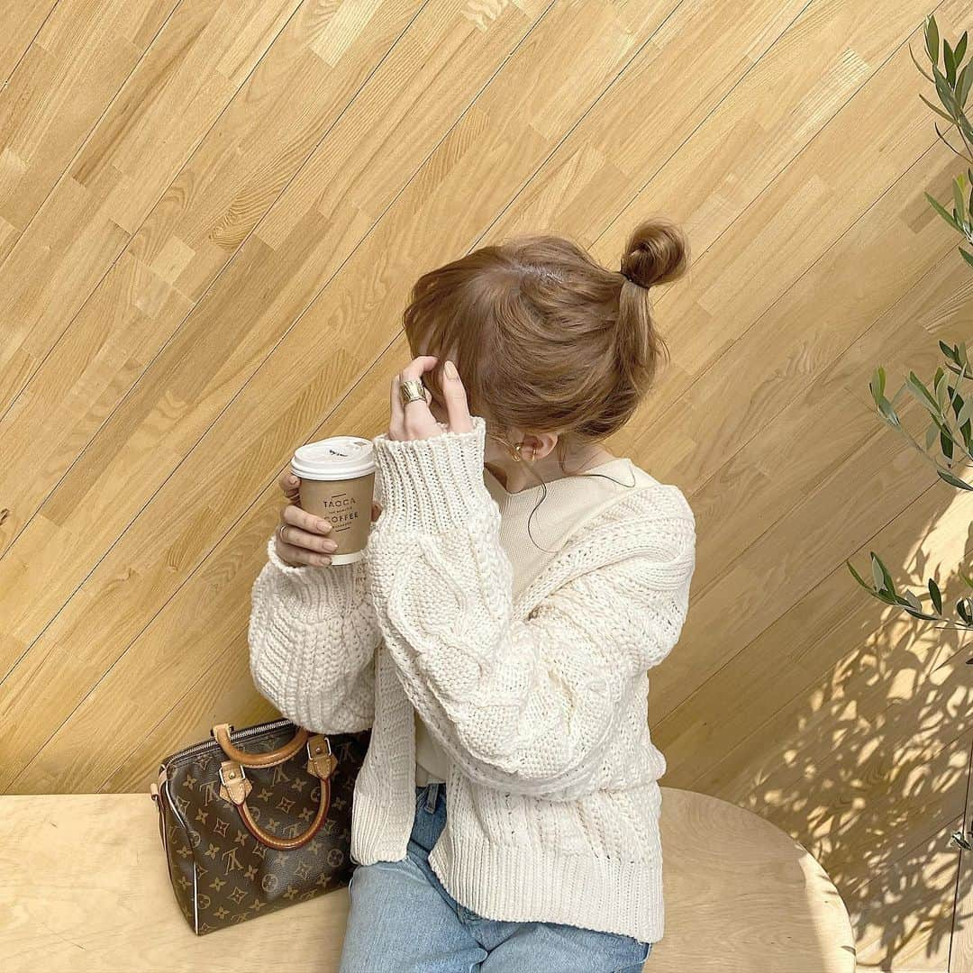 ムサシさんのインスタグラム写真 - (ムサシInstagram)「. cable knit × denim👖🐏✨ . cardigan : #fifth 60%off tops&pants : #seek . #fifthtl#フィフス#低身長コーデ #ケーブルショートカーディガン」2月28日 19時34分 - ___musashi.___