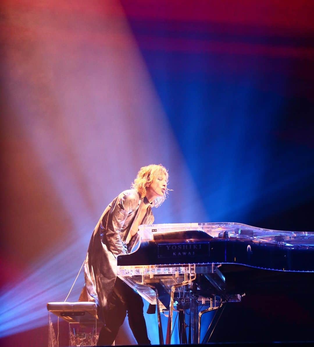 YOSHIKIさんのインスタグラム写真 - (YOSHIKIInstagram)「X  #fbf #wembley #london  #xjapan #yoshiki #piano」2月28日 19時49分 - yoshikiofficial