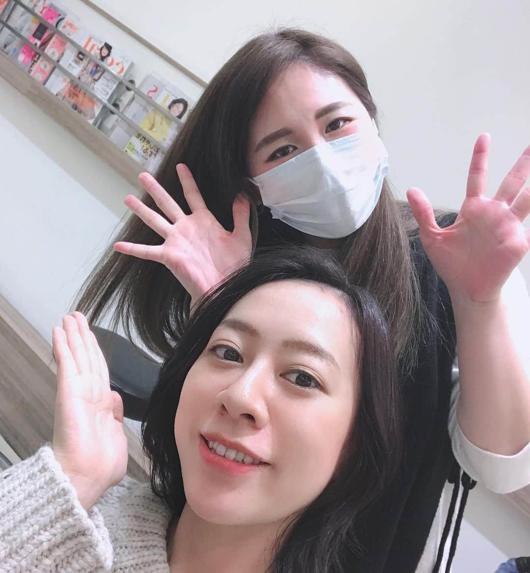 長澤彩子さんのインスタグラム写真 - (長澤彩子Instagram)「tvk時代から信頼するヘアメイク岡部さんにカットカラーパーマヘッドスパ・・・全てをお任せしてきました💇‍♀️ ・ ヘアセットはもちろんですが、その他の技術も素晴らしいのです☺️ おすすめはヘッドスパで今回も爆睡してきました💤  私は髪に関しては超〜浮気性なので、毎回オーダーが変わります。その日の気分によっても変わるので、事前に要望も伝えません🙅‍♀️ なのに涼しい顔でいつも完璧な仕上がりにしてくださる岡部さんはプロそのもの✨  岡部さんは3月からAsh元町店 @ash_motomachi で勤務されるそうなので、皆様も髪技を体感してください☺️✨ #ash横浜店 #ash元町店」2月28日 19時57分 - ayako212nagasawa