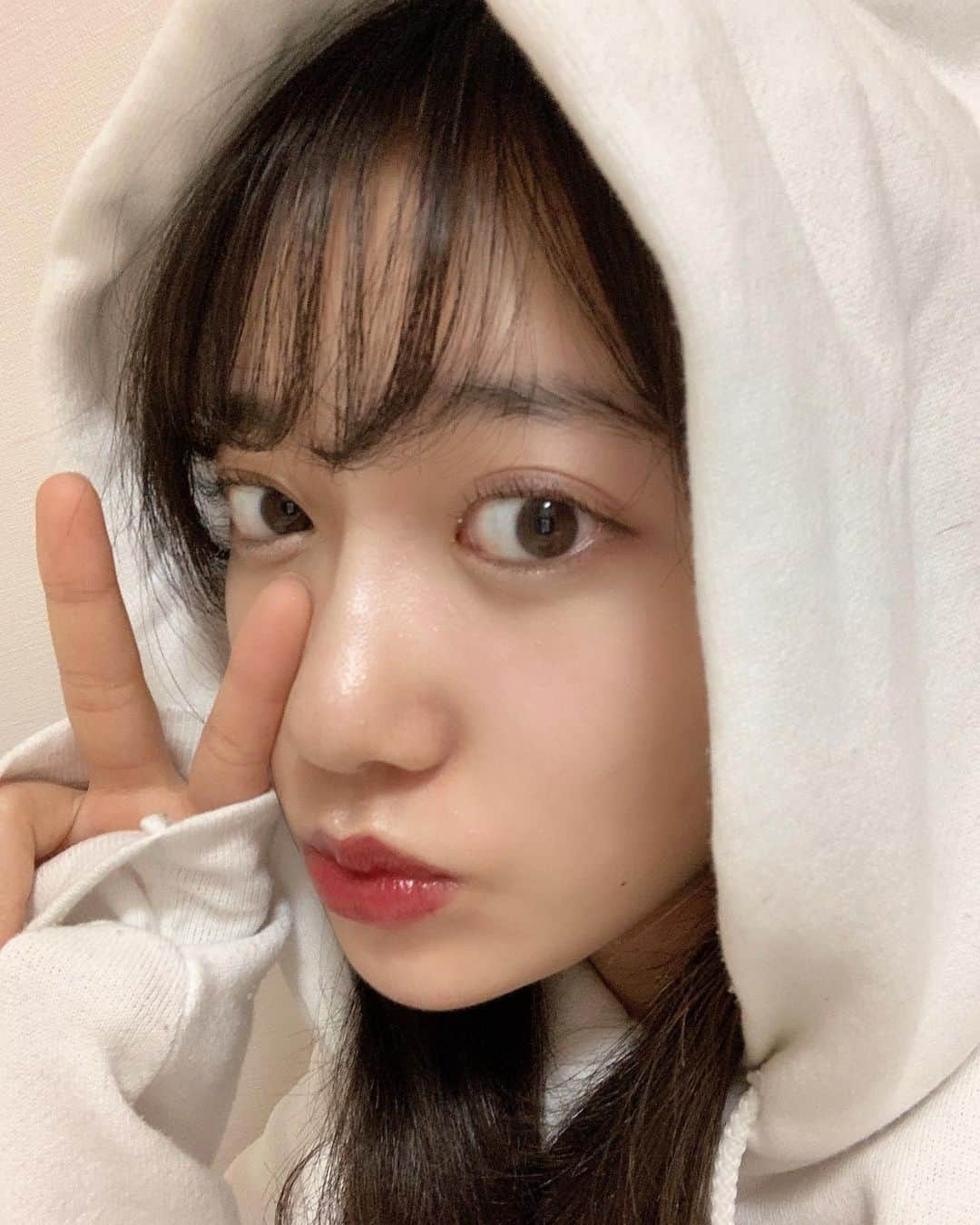 片原恵麻さんのインスタグラム写真 - (片原恵麻Instagram)「今朝は急に色落ちして金髪になる夢を見て飛び起きました😪 卒業式なくなって悲しいけどせっかくだから袴は着て写真撮ってもらうことにしました‪☺︎‬」2月28日 19時57分 - emma_katahara