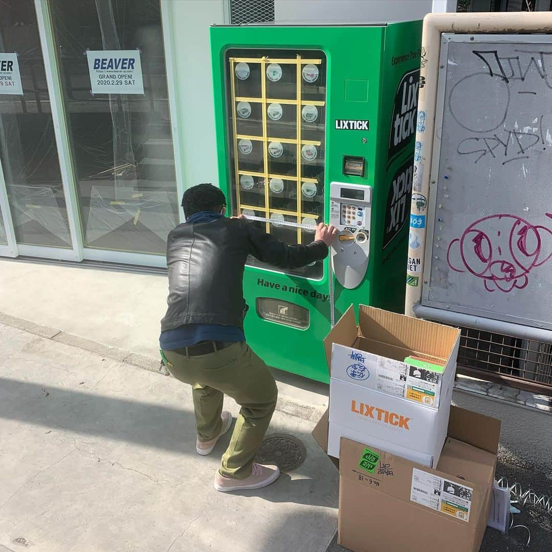 Shohei Kambaさんのインスタグラム写真 - (Shohei KambaInstagram)「coolest vending machine ever㊗️🎉 @lixtick_com」2月28日 20時06分 - shoheikamba