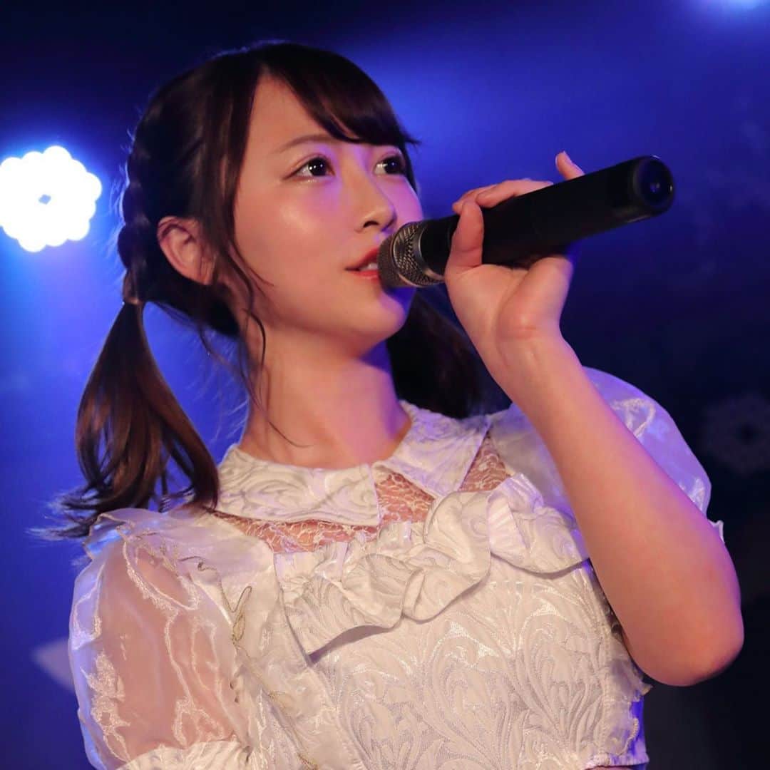 塚本美玲のインスタグラム：「感謝🙏 一度離れて別々の道を歩いていても、また会えるよね﻿ 卒業しても応援してくれて幸せです👼🏻 また会えるよう、これからも頑張ります🏃‍♀️ ﻿ ﻿ ﻿ ﻿ ﻿ ﻿ ﻿ ﻿ #アイドル#ライブ#ポートレー#被写体#work#live#데일리#오오티디#얼스타그램#일상#일본인#아이돌﻿ ﻿」