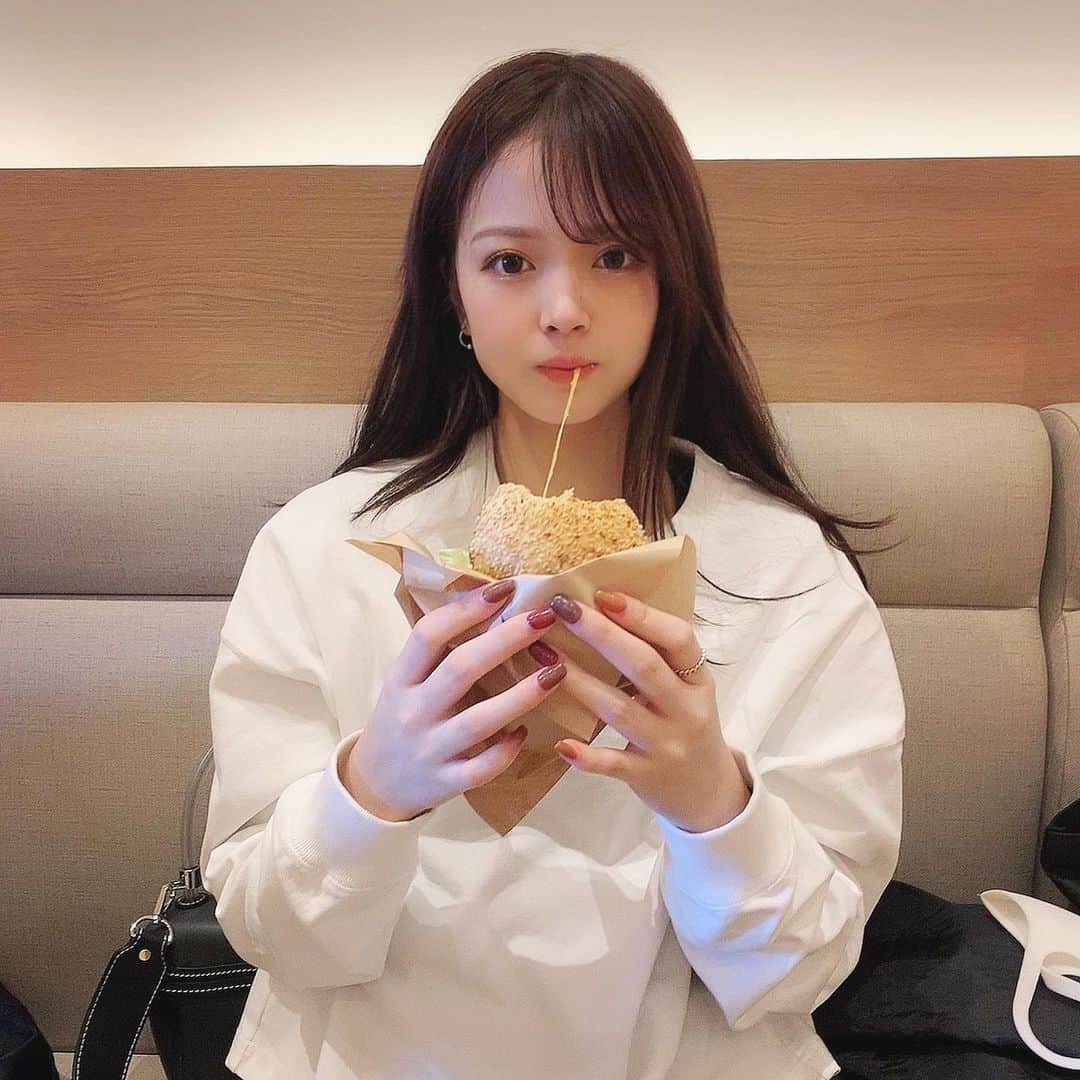 仲本莉絵瑠のインスタグラム：「ちーずびよーん #自由が丘バーガー　#青山ランチ」