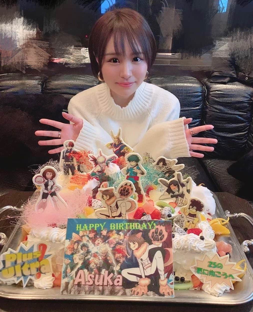 のインスタグラム：「↩︎ . 昨日、友達が 誕生日のお祝いをしてくれました🥺❤️ 特注ケーキ！！ ヒロアカなのすごいし、 私も描いてくれてキャラになってるの🤣 すごすぎる！ありがとう🥺❤️ . . . #誕生日ケーキ#バースデーケーキ#特注ケーキ #ヒロアカ#僕のヒーローアカデミア#bff #ありがとう#birthdaycake  #likeme#followｍe#ig_japan」