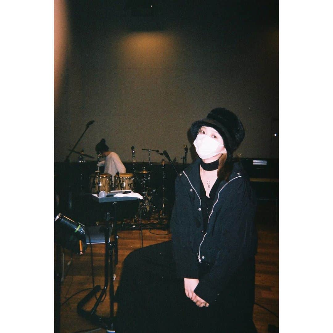 MACOさんのインスタグラム写真 - (MACOInstagram)「真っ黒私服🃏♥︎ お気に入りの帽子。 #ootd #fashion」2月28日 11時38分 - maco___official