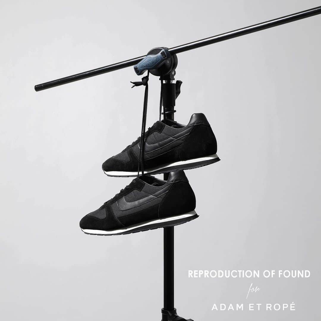 のインスタグラム：「REPRODUCTION OF FOUND for ADAM ET ROPÉ﻿ 2.28 FRI. RELEASE ﻿ ﻿ 2月28日(金)より、時代を超えた普遍的なアイテムを見つけ出し現代的に再現するシューズブランド「REPRODUCTION OF FOUND」との別注スニーカーをリリース。﻿ ﻿ モデルには1990年代にかけ、スウェーデン軍にてトレーニングシューズとして採用されたものベースに別注。﻿ ライニングはレザー、アッパーのナイロン部分をコーデュラナイロン、アウトソールにブラックを採用したことでよりシックで洗練された雰囲気に仕上げました。﻿ ﻿ ￥23,800+tax ﻿ ﻿ @adametrope ﻿ @reproduction.of.found_kor﻿ #adametrope #reproductionoffound #sneaker #shoes #exclusive_birds」