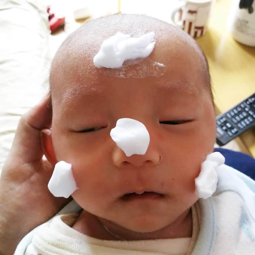 Fam S Baby ファムズベビーさんのインスタグラム写真 Fam S Baby ファムズベビーinstagram 乳児湿疹改善されて良かったです お肌に合う合わないはございますが 乳児湿疹が改善されたお声をママさんから多数頂いております 改善はママの努力のおかげですね