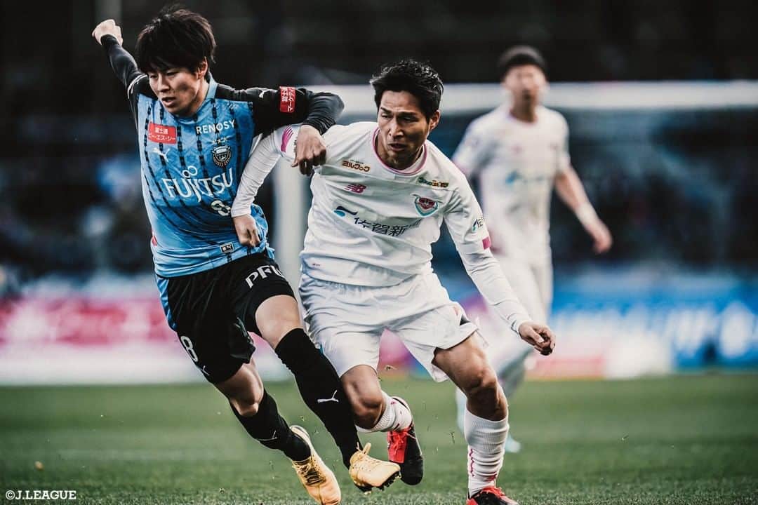 Ｊリーグさんのインスタグラム写真 - (ＪリーグInstagram)「Play Back JLEAGUE⚽️📸﻿ ﻿ 🏆#明治安田生命Ｊ１リーグ 第1節 ﻿ #川崎フロンターレ vs #サガン鳥栖﻿ 印象的なシーンをプレイバック🔥﻿ ﻿ #Ｊリーグ ﻿ #jleague﻿ #Ｊリーグ開幕﻿ #2020の主役は誰だ﻿ ﻿ #谷口彰悟﻿ #エドゥアルド﻿ #長谷川竜也﻿ #大島僚太﻿ #宮大樹﻿ #高橋秀人﻿ #高丘陽平﻿ #家長昭博﻿ #脇坂泰斗﻿ #原川力﻿ #小林悠﻿ #ベストショット #bestshot﻿ #ナイスショット #niceshot﻿ #オフショット #offshot ﻿ #soccer #football #⚽️﻿ #soccerphoto #soccerphotograph #📸」2月28日 13時00分 - jleaguejp