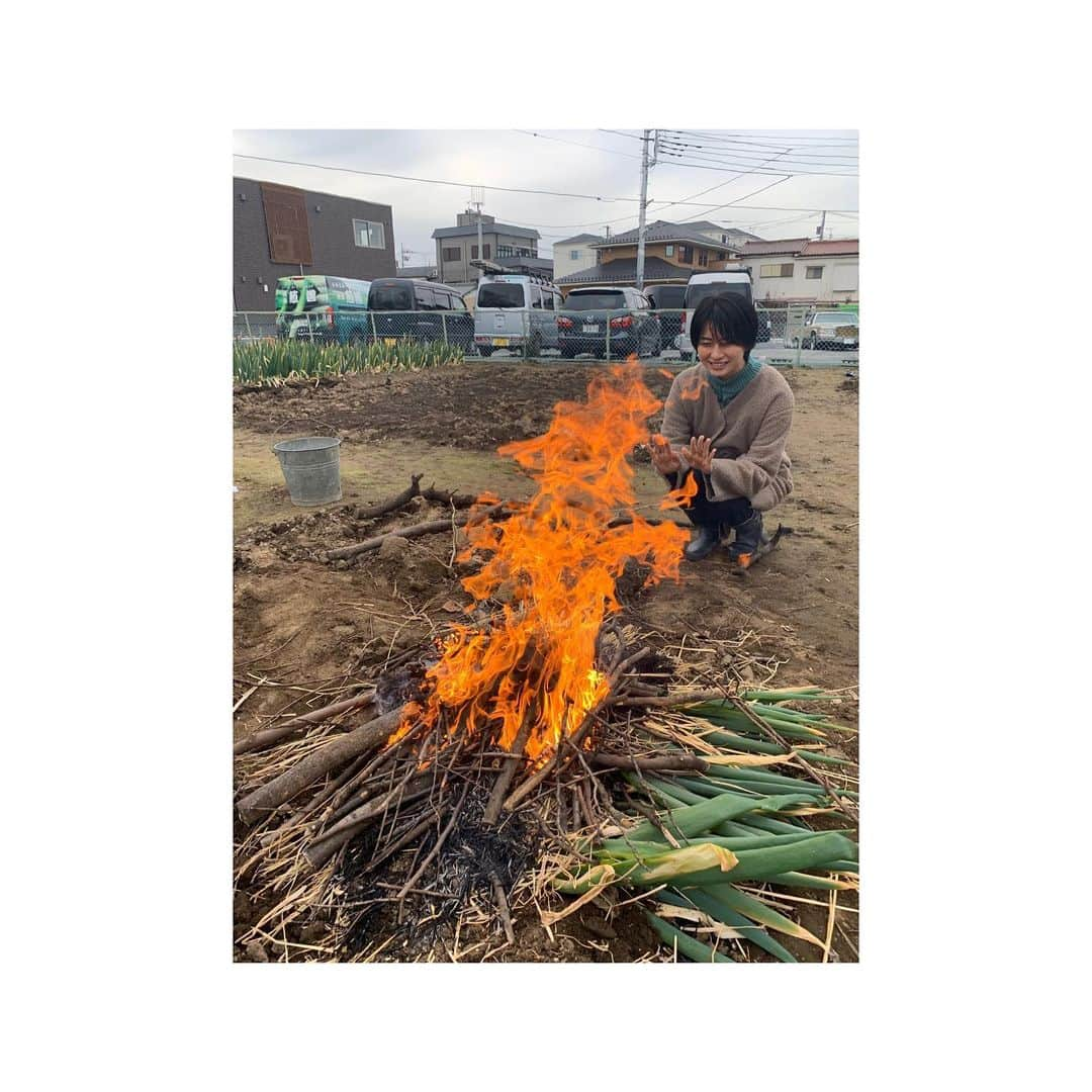 井上貴美さんのインスタグラム写真 - (井上貴美Instagram)「. 🔥🔥🔥 . . 昨日の日本テレビnews every. 「野菜モリモリの店」 ご覧頂きありがとうございました☺️ . . 伝統野菜である、江戸東京野菜を堪能してきました🥕🥬 . . 千住ネギ農家さんの「ネギ焼き会」。 寒い日には嬉しい、ハフハフあつあつの甘い千住ネギ、ご馳走様でした☺️ . . #日本テレビ #newsevery #特集 #東京江戸野菜 #千住ネギ #練馬大根 #亀戸大根」2月28日 13時09分 - takami__213