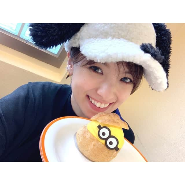 南明奈さんのインスタグラム写真 - (南明奈Instagram)「こないだのUSJロケ✨ かわいいミニオンのシュークリーム☺️✨ アトラクションは進撃の巨人　XRライドが最高でした✨‼︎ 最高すぎて降りたあと泣いた😭✨ リヴァイ兵長カッコよすぎる😭😍 開催期間中に絶対また乗りに行く✨‼︎ #USJ #進撃の巨人　#ミニオン」2月28日 14時00分 - akinaminami