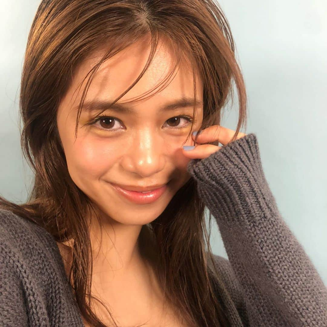 佐藤晴美さんのインスタグラム写真 - (佐藤晴美Instagram)「『vogue girl japan』記念すべき、 100回記念回をやらせていただきました！🙇‍♂️ アンナさんおめでとうございます㊗️ とても素敵なカラーメイクでした！！！ ぜひチェックしてみてください☺️」2月28日 15時05分 - sato_harumi__official