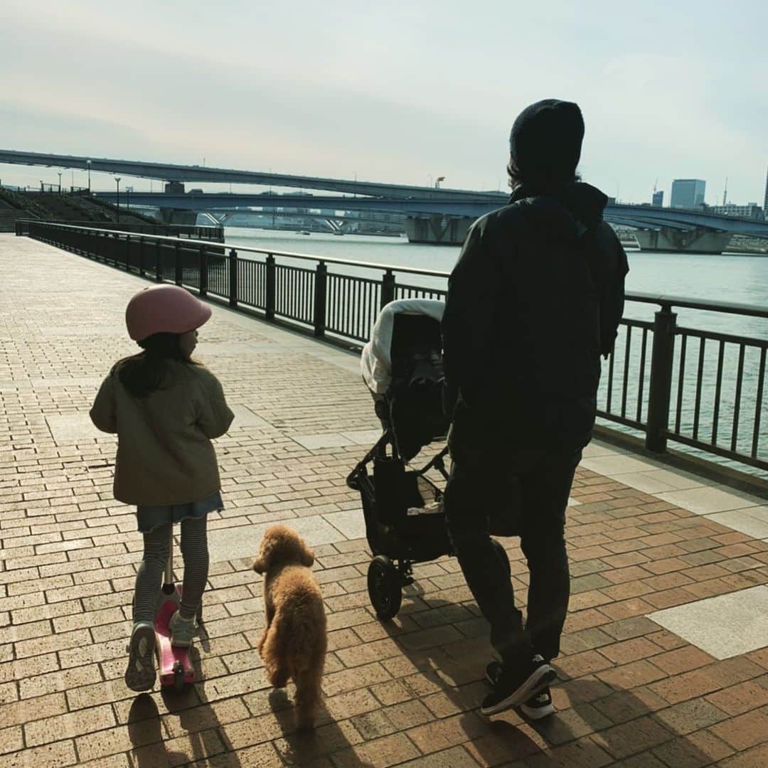 光永亮太さんのインスタグラム写真 - (光永亮太Instagram)「いつかの散歩。  #家族 #family #familia #散歩 #walk #chill」2月28日 15時13分 - mitsunagaryota