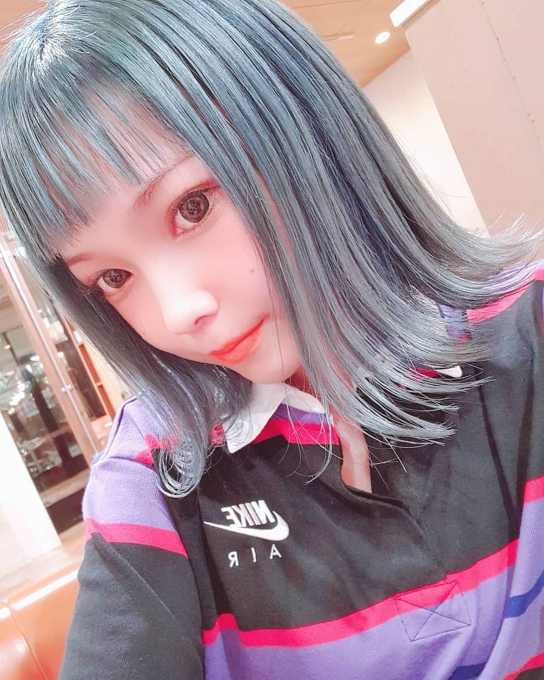 ちゃぶさんのインスタグラム写真 - (ちゃぶInstagram)「： OCEAN TOKYO Sunnyで イメチェンしてもらいますた( ˇωˇ ) 青好きなんだーーー💙 紫担当なのに青だよ∠(　˙-˙ )／ ややこしや〜 @yosuke_takagi さん いつもありがとうございます！！ ： #アイドル #アイドル衣装 #紫担当 #bluehair #nike #bluehaircolor #カメラ初心者 #カメラ友達募集 #apexlegends #apex #ゲーム女子 #asobisystem #ショートボブ #美容院 #ps4 #ps4のある生活 #17live #17liver #ライブ配信 #oceantokyo #oceantokyosunny」2月28日 15時16分 - zuuumaru