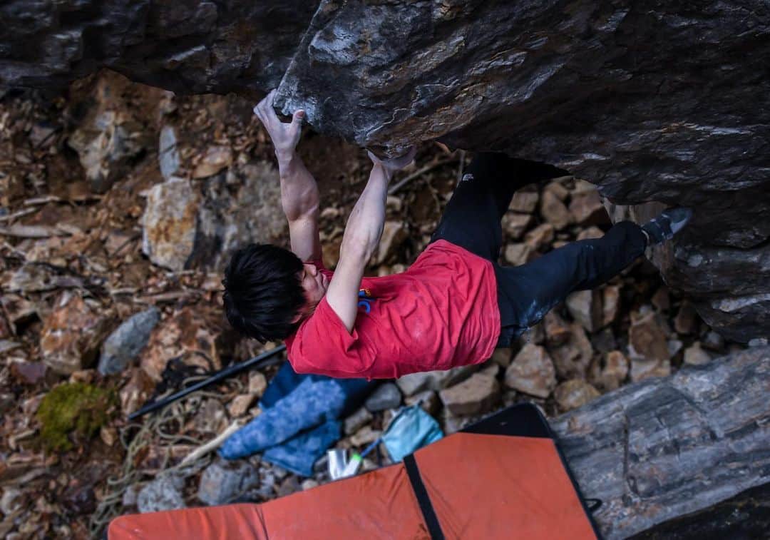 村井隆一さんのインスタグラム写真 - (村井隆一Instagram)「🔝🔜. . pic @odamomo36  #climbing#bouldering#ボルダリング」2月28日 15時56分 - ryu____1