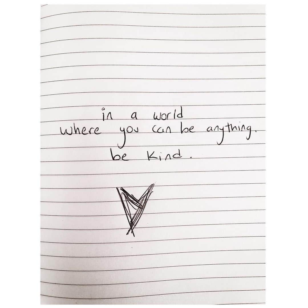 カミラ・カベロさんのインスタグラム写真 - (カミラ・カベロInstagram)「the best legacy to leave behind for all of us..... kindness -  i love this thought, i thiiink Jim Carrey said it but I’m not sure, someone said “i think everybody should get rich and face and get everything they ever dreamed of.. so they see it’s not the answer” - nothing is better than giving or receiving kindness and goodness and humanness from another, let’s be the reason someone believes in the goodness of humanity today ❤️ love you」2月28日 16時24分 - camila_cabello