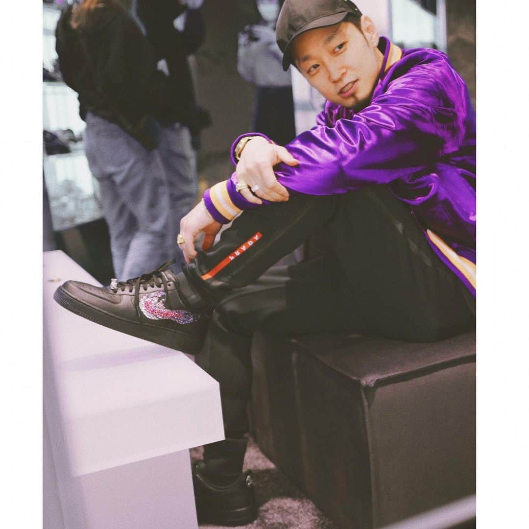 thequiettのインスタグラム：「#glowforever」