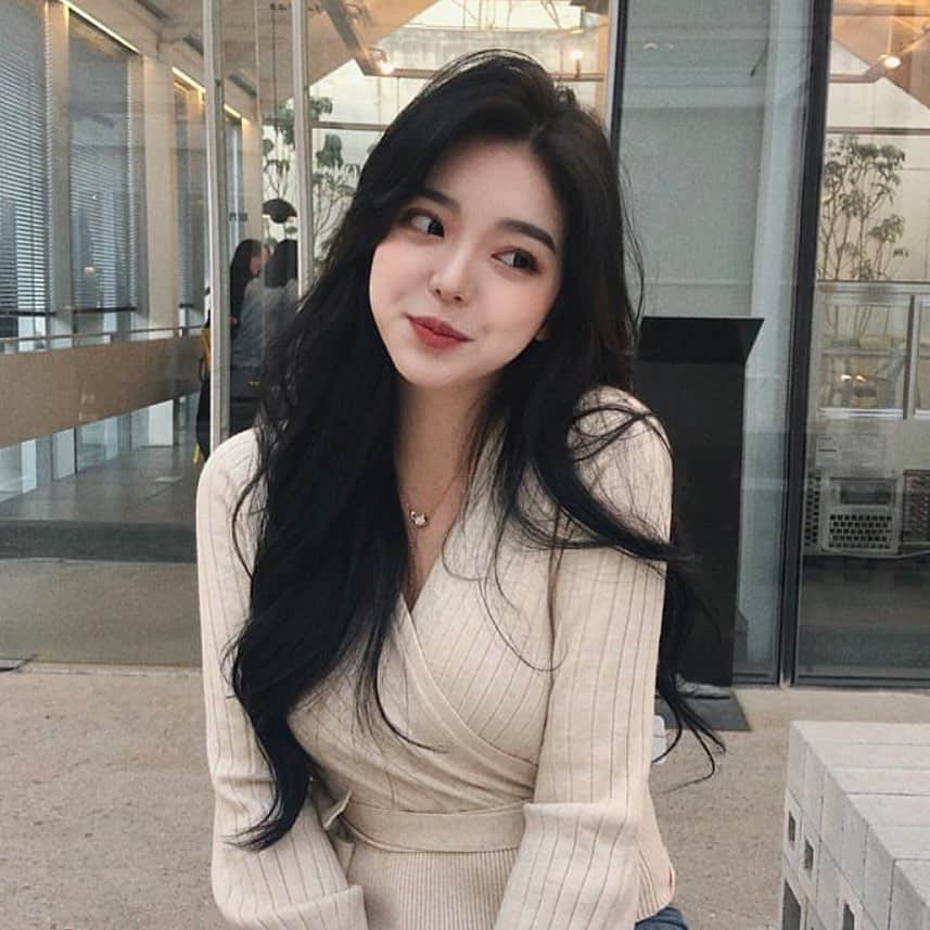 原涼香のインスタグラム：「大人気の【🇰🇷韓国式レイヤーカット】 色っぽくてかわいい❤︎❤︎ 是非オーダーしてください✨ ㅤㅤㅤㅤㅤㅤㅤㅤㅤㅤㅤㅤㅤ」