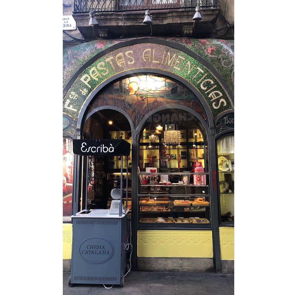 天見浩司さんのインスタグラム写真 - (天見浩司Instagram)「スペイン バルセロナのお菓子屋 「Pastas Alimenticias」 #スペイン #Spain」2月28日 17時34分 - rainycocoaamami
