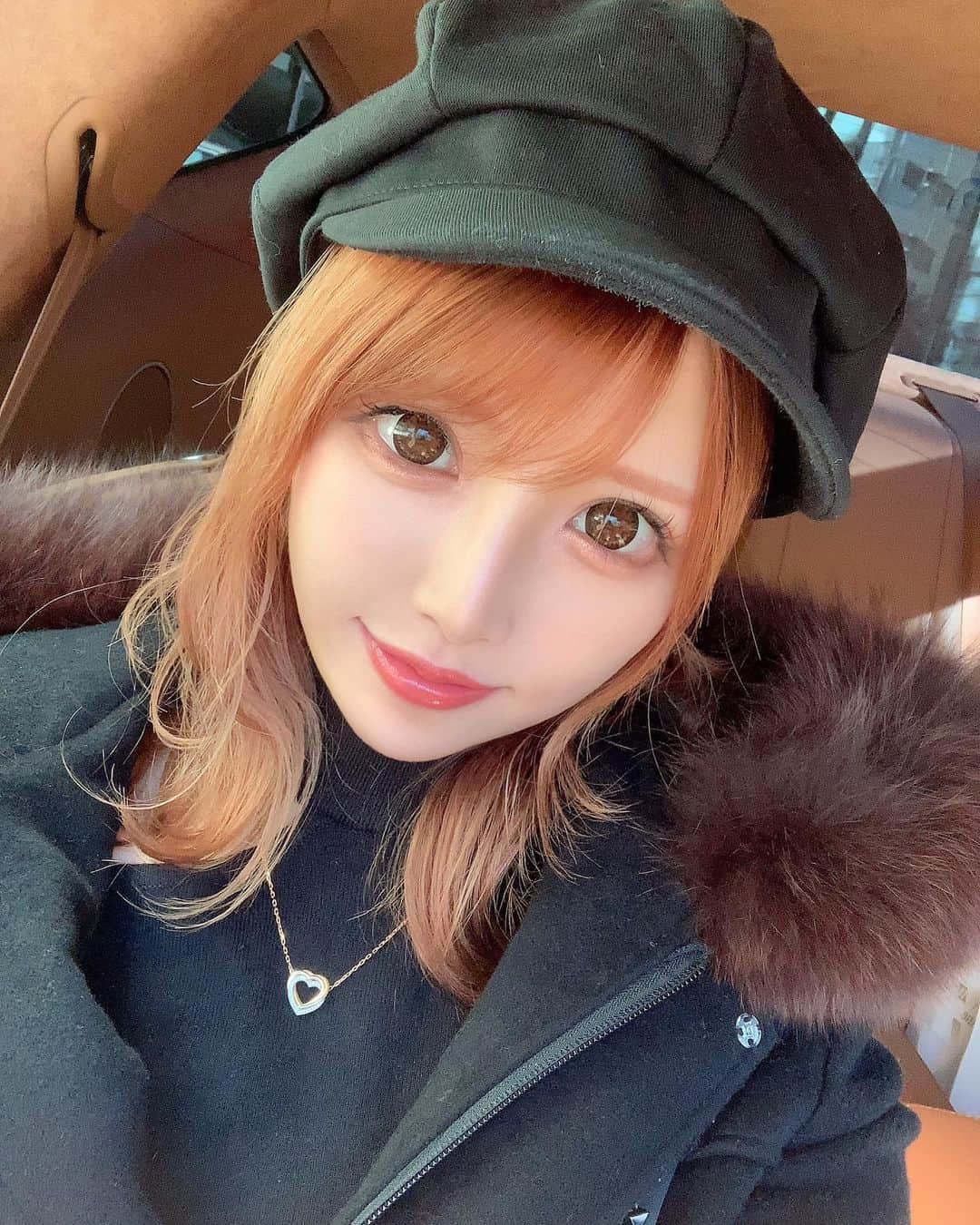 桜咲乃愛さんのインスタグラム写真 - (桜咲乃愛Instagram)「髪の毛めっちゃオレンジに見える(笑) このぐらいオレンジでも全然いいなぁ(  ˊ꒳ˋ ) ᐝ❁⃘*.ﾟ  せっかくブリーチしたから明るめしたい🥰♥️✨ 今日明日はイベントだしいつもと違う髪型にしてみようかなって思ってるから見に来てー😆♥️♥️♥️ NOW特製おでんも食べられるよ🍢💓✨ 今月最後なので来てくれたら嬉しいです🥰💕⭐️ では後ほど！❤ #歌舞伎町 #髪の毛#オレンジカラー #ブリーチ1回 #歌舞伎町キャバ嬢 #NOW」2月28日 17時44分 - noasama1101