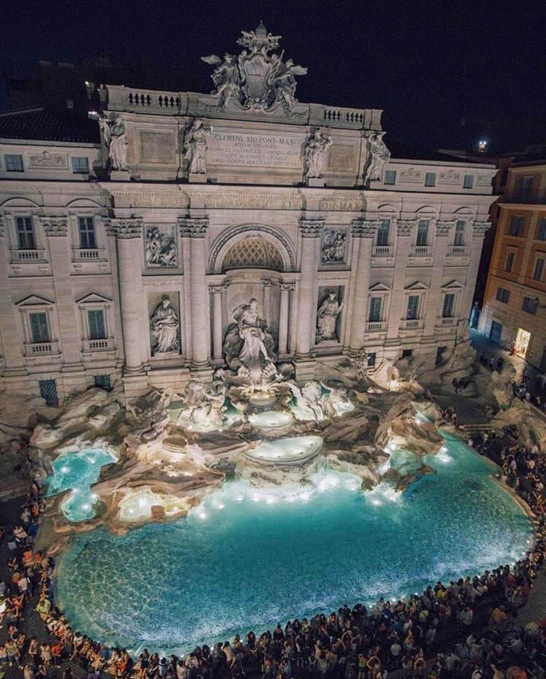 BEAUTIFUL DESTINATIONSさんのインスタグラム写真 - (BEAUTIFUL DESTINATIONSInstagram)「What a view! The Trevi Fountain is the largest Baroque fountain in the city and one of the most famous fountains in the world. 🇮🇹 Have you visited it before?(📸: @samhorine 📍: Trevi Fountain, Rome)」2月28日 17時45分 - beautifuldestinations