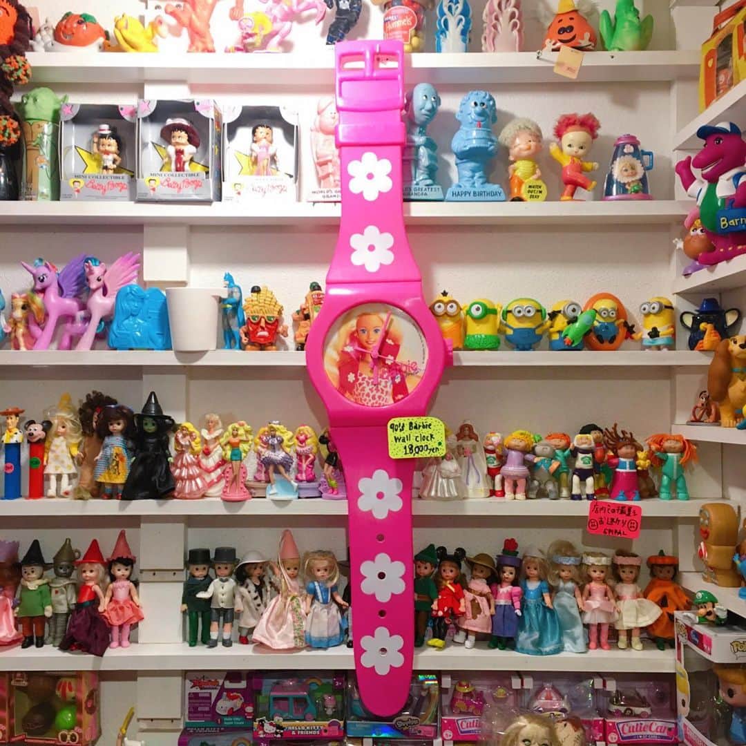 おもちゃやSPIRALさんのインスタグラム写真 - (おもちゃやSPIRALInstagram)「90's Barbie Wall Clock 入荷しました！  18000円です！」2月28日 18時08分 - spiral_toy