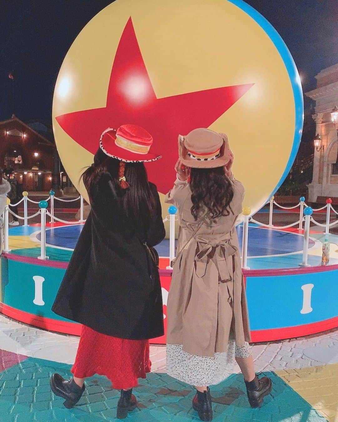 西山なずなのインスタグラム：「💛トイ・ストーリー💚 ・ ・ #disney #disneyland #disneysea #disneyresort  #nazuna #airi #toystory #happytime  #Jessie #woodypride #instaphoto #instalike  #springbreak #holiday #cowboyhat」