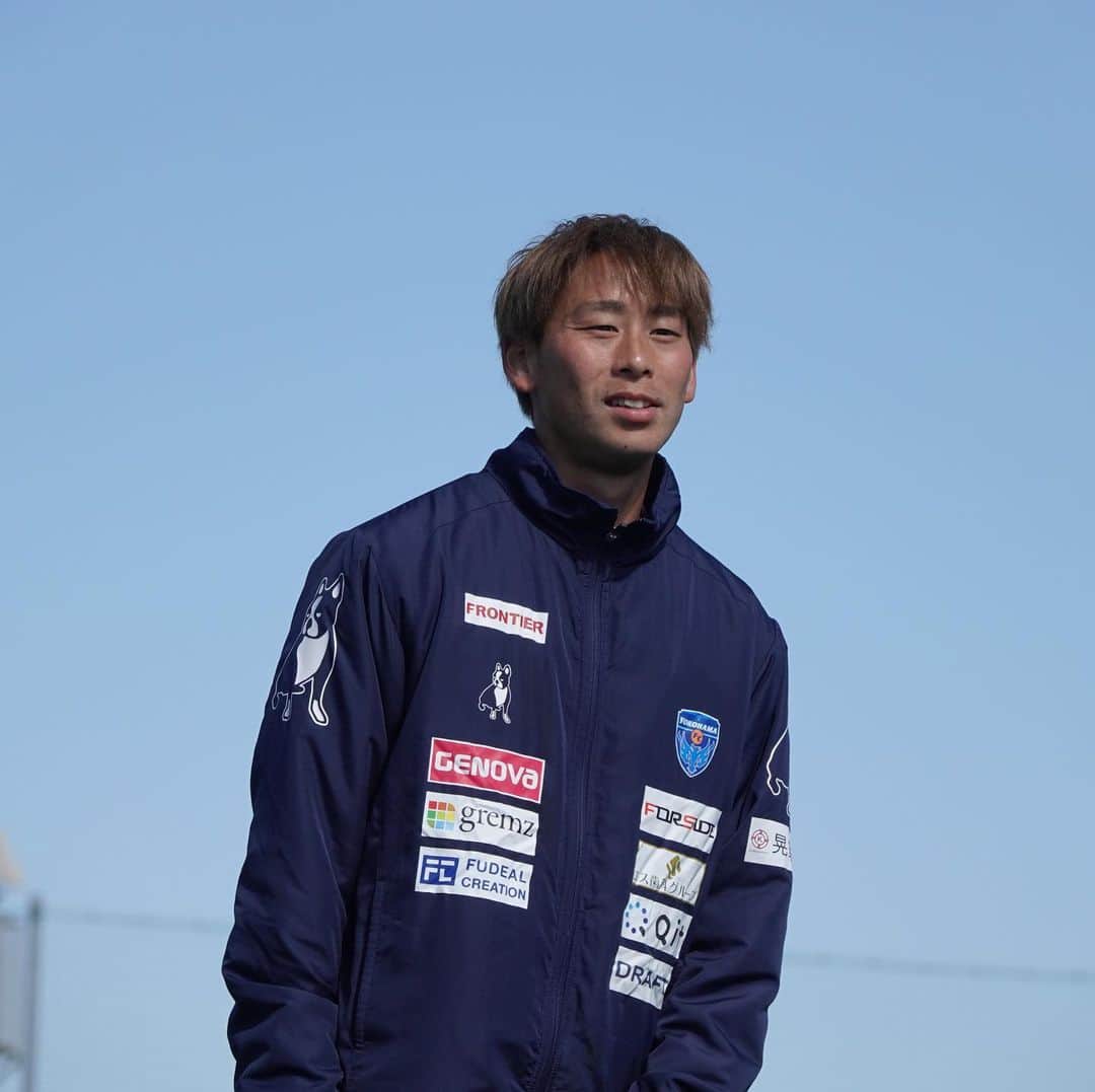 横浜FCさんのインスタグラム写真 - (横浜FCInstagram)「- 2020.2.28 ボールを、カメラに向かって転がす選手、背中に乗せる選手。 - #YOKOHAMAFC #横浜FC #RECORDTHEBLUE #JLEAGUE」2月28日 18時59分 - yokohamafc_official
