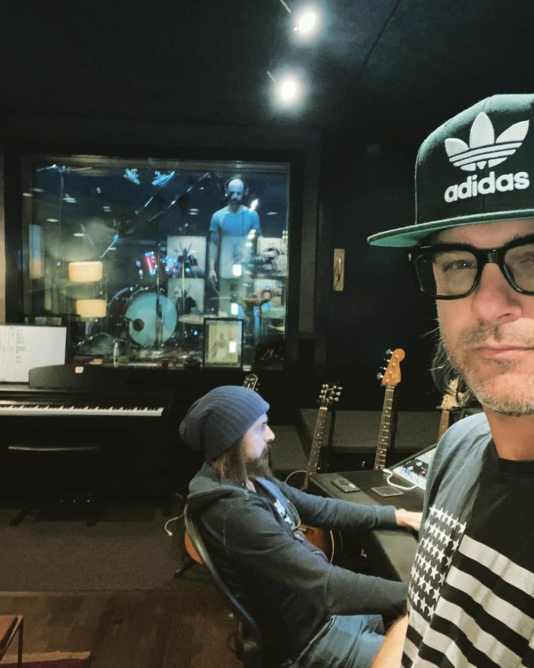 クリス・ドートリーのインスタグラム：「There’s something truly special and magical happening right now.  #newmusic #rockandrollisalive」