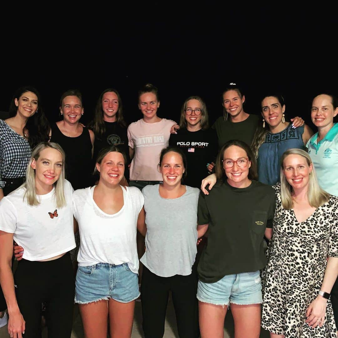 ブロンテ・バラットのインスタグラム：「Absolutely loved hanging out with the @dolphinsaus Women’s 4x200 relay camp! The gals looking strong for #tokyo2020. Cooking skills are top notch as well 👌🏻👌🏻」