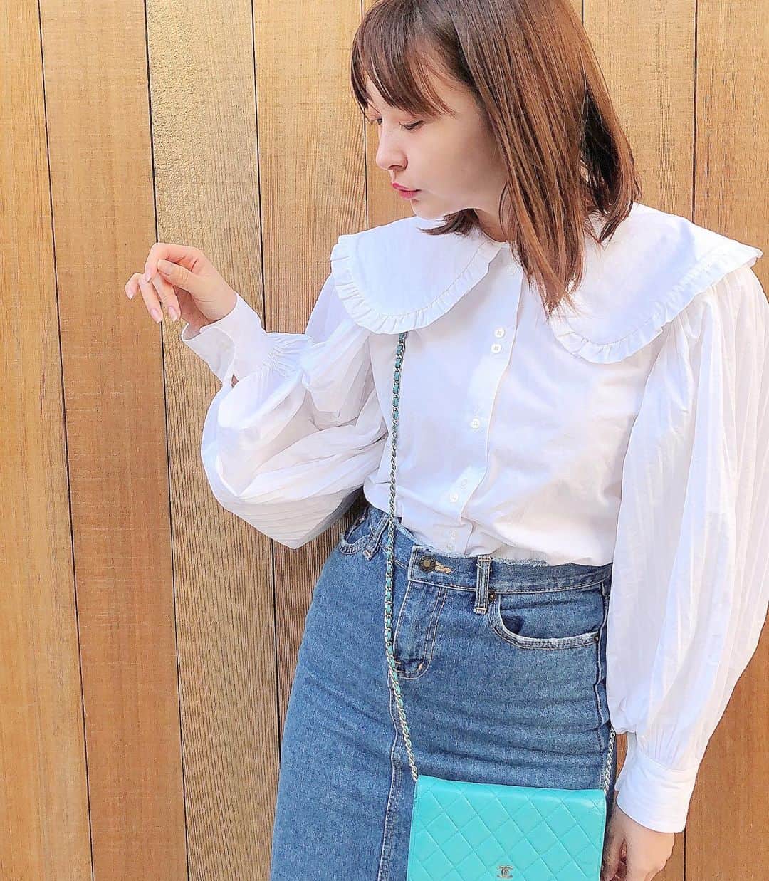 のインスタグラム：「・ ブラウス日和っ😊🌸 ・ ・ ・ #春シャツブラウス」