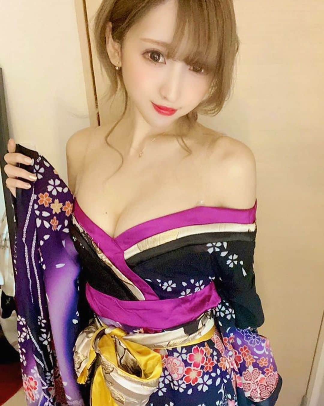 みったんさんのインスタグラム写真 - (みったんInstagram)「Kimono👘💜 #youtuber #youtube #japanese #japanesegirl #japan #oiran #gamer #cosplay #cosplayer #cosplaygirl #kimono #fashion #japanesestyle」2月28日 21時37分 - mittan222