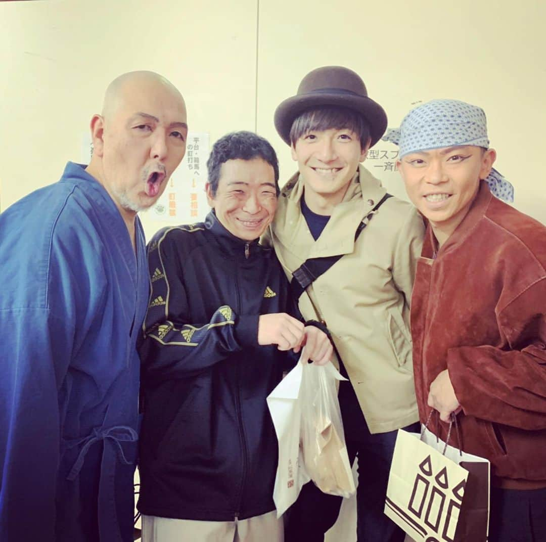 森谷勇太さんのインスタグラム写真 - (森谷勇太Instagram)「朝起きると『サゼン〜幕〜』終わったんだなぁ〜………って思うw  朝劇『恋の遠心力』のヒロイン『関谷真由』来てくれたし、『千と千尋の神隠し』千尋の声『柊瑠美』来てくれたし、天才劇団バカバッカ『DAWN DAWGS』に出てたダンサーのMAYU来てくれたし、去年の『サゼン』の助さん役『劇団5454』の『小黒雄太』来てくれたし……… とりあえず皆様喜んでくれて良かったです♪  #サゼン #幕 #脇坂奎平 #重住燎 #石坂勇 #あうるすぽっと #FromWworks #朝劇 #恋の遠心力 #関谷真由 #千と千尋の神隠し #柊瑠美 #天才劇団バカバッカ #DAWNDAWGS #MAYU #劇団5454 #小黒雄太 #森谷勇太」2月28日 21時35分 - yutamoriya