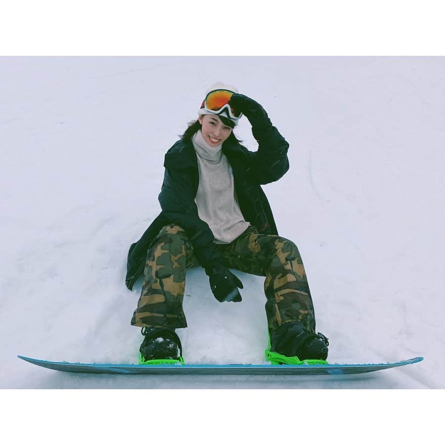 松井貴香さんのインスタグラム写真 - (松井貴香Instagram)「- - しっかりハマってしまった - 今月だけで3回も行っちゃった🏂✌︎ - - #0228 #スノボ #スノボー女子  #雪 #吹雪凄かった #snowboarding  #snow #wintersport  #instagood  #like4likes  #followｍe」2月28日 21時38分 - kiko414_m