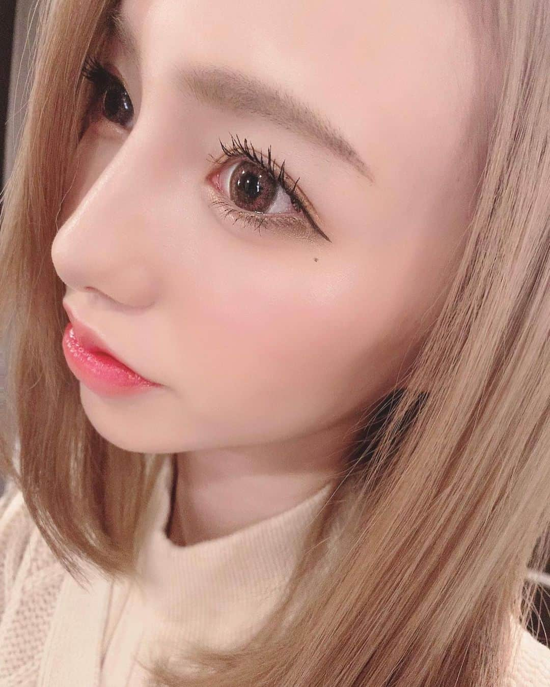 彩田真鈴さんのインスタグラム写真 - (彩田真鈴Instagram)「SNSサボりすぎちゃってごめんなさい🥺 ・  今月は、 食生活、運動、コスメ、スキンケア全て見直して美容強化月間してまちた✌️ ・  お肌がめちゃんこ調子いいので見てください◎  #メイク #スキンケア #makeup #美容垢」2月28日 21時42分 - marin05231