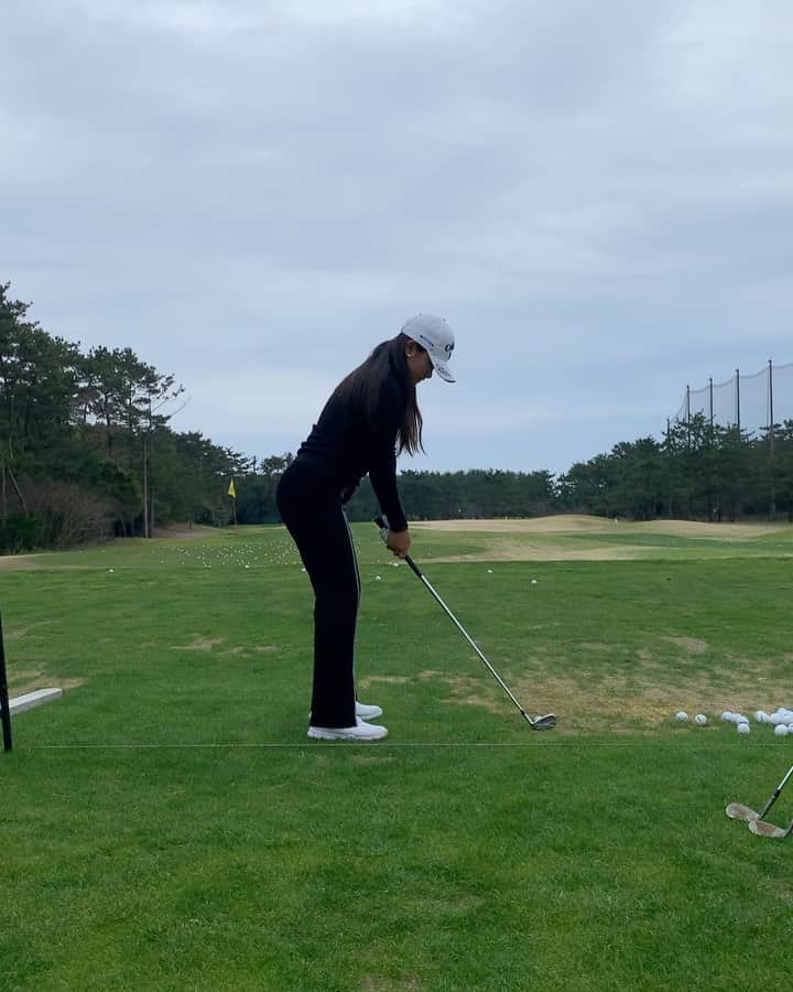 のインスタグラム：「.. 🖤🕶♟🏴🎱 . JLPGA開幕戦、開催されず残念です。 はやく事態が収束しますように。 . 皆さんも、体調管理に気をつけてお過ごしください🦠 . #コロナに負けるな」