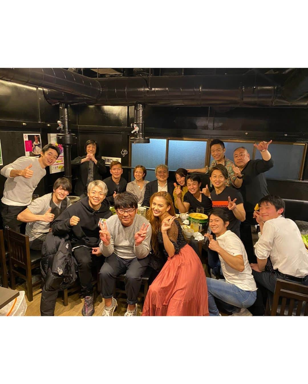 カレンさんのインスタグラム写真 - (カレンInstagram)「SASUKE焼肉会😍🔥 嬉しすぎます😭🎂 なんて幸せな二月😭✨ いつもお世話になっているSASUKEの皆さん、熱いメンバーが集まり、とっても楽しい会でもあり、たくさんパワーを貰った!!😳🔥 素敵なメンバーに出会えて幸せでっす😭✨ これからも同志として宜しくお願いします😭✨ あー楽しかった😂❣️ #SASUKE」2月28日 22時00分 - cjd_karen