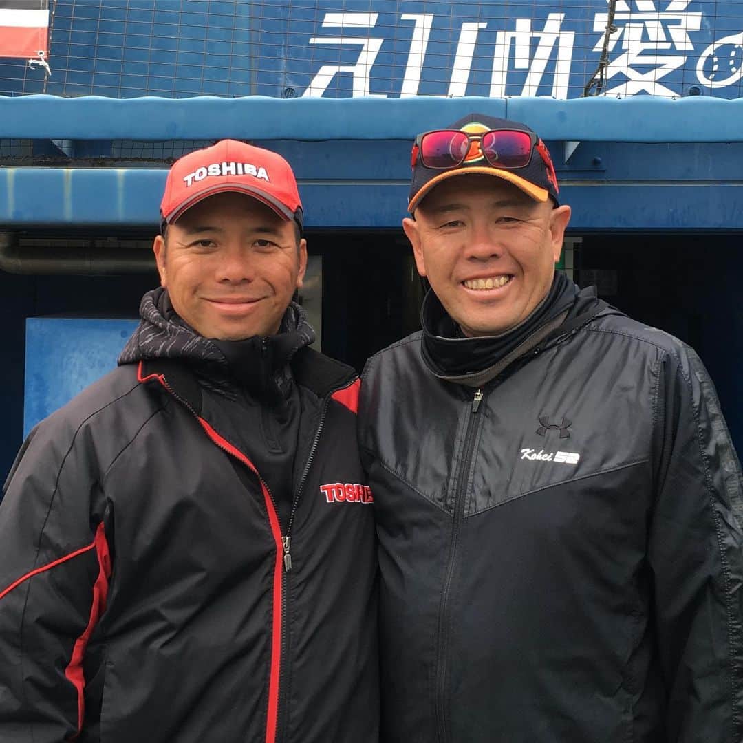 小田幸平のインスタグラム：「今日は坊ちゃんスタジアムで東芝と試合でした。20年ぶりぐらいにJAPANでも活躍された平馬監督にお会いする事が出来ました❗️試合は大敗。3月28日の開幕までに強いチームを作らなくては。#愛媛県#坊ちゃんスタジアム#東芝野球部#平馬淳監督#愛媛マンダリンパイレーツ#読売ジャイアンツ#中日ドラゴンズ」