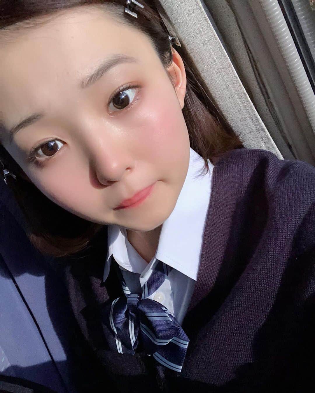花咲ひよりのインスタグラム：「撮影でしか制服を着ない現役JKです…」